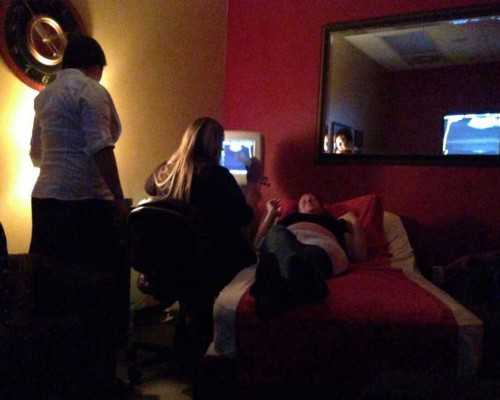 刚怀孕但是小腹老是隐隐作痛正常吗？-助孕中介